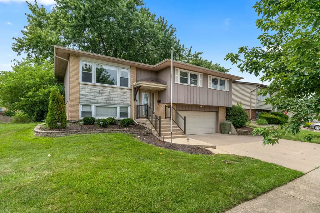 15954 Ozark Avenue Tinley Park IL 60477