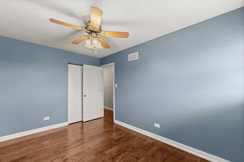 15954 Ozark Avenue Tinley Park IL 60477