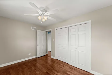 15954 Ozark Avenue Tinley Park IL 60477