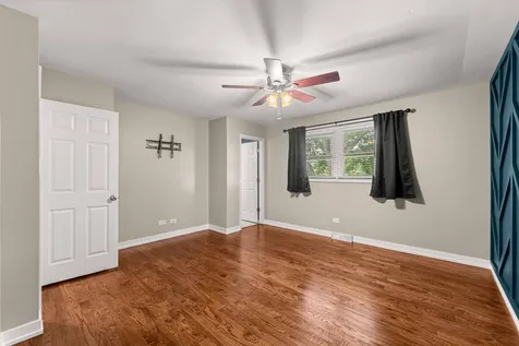15954 Ozark Avenue Tinley Park IL 60477