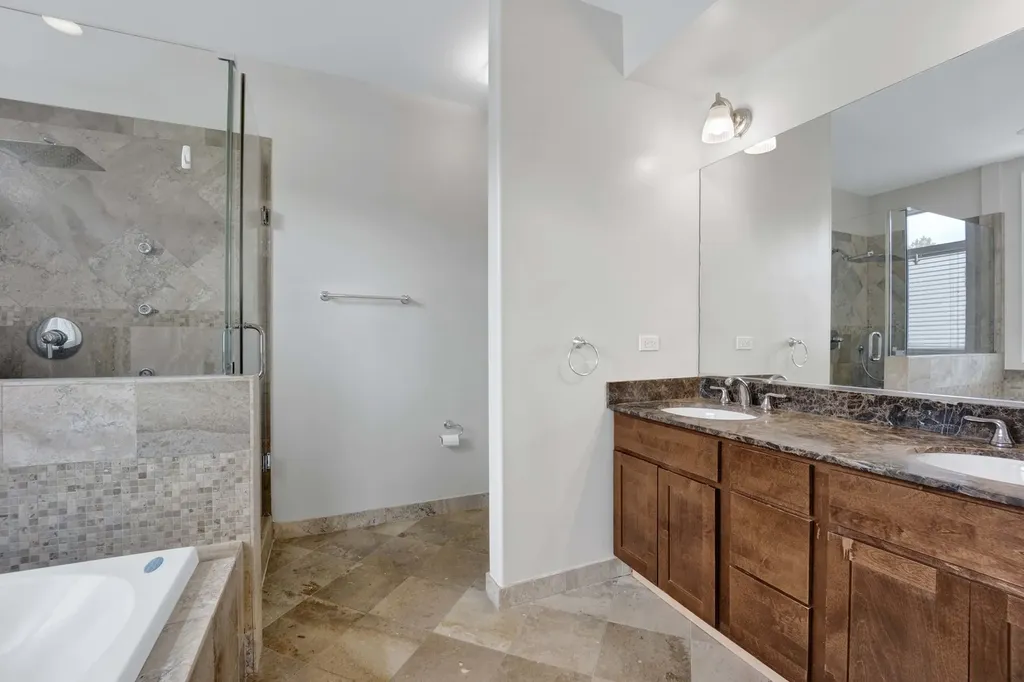 5006 North Western Avenue Chicago IL 60625