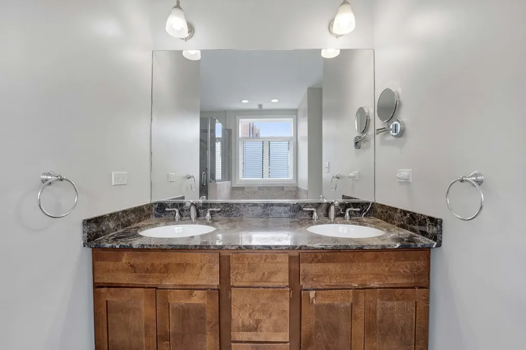 5006 North Western Avenue Chicago IL 60625