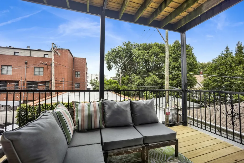 5006 North Western Avenue Chicago IL 60625