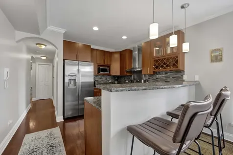 5006 North Western Avenue Chicago IL 60625
