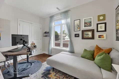 5006 North Western Avenue Chicago IL 60625