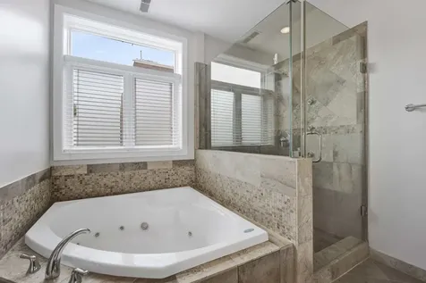 5006 North Western Avenue Chicago IL 60625