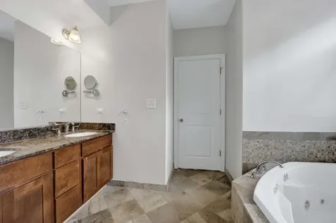 5006 North Western Avenue Chicago IL 60625
