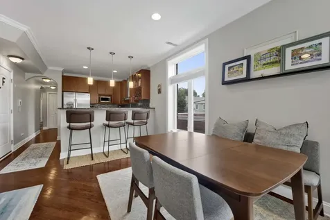 5006 North Western Avenue Chicago IL 60625
