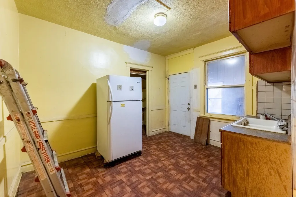 11849 South Wentworth Avenue Chicago IL 60628