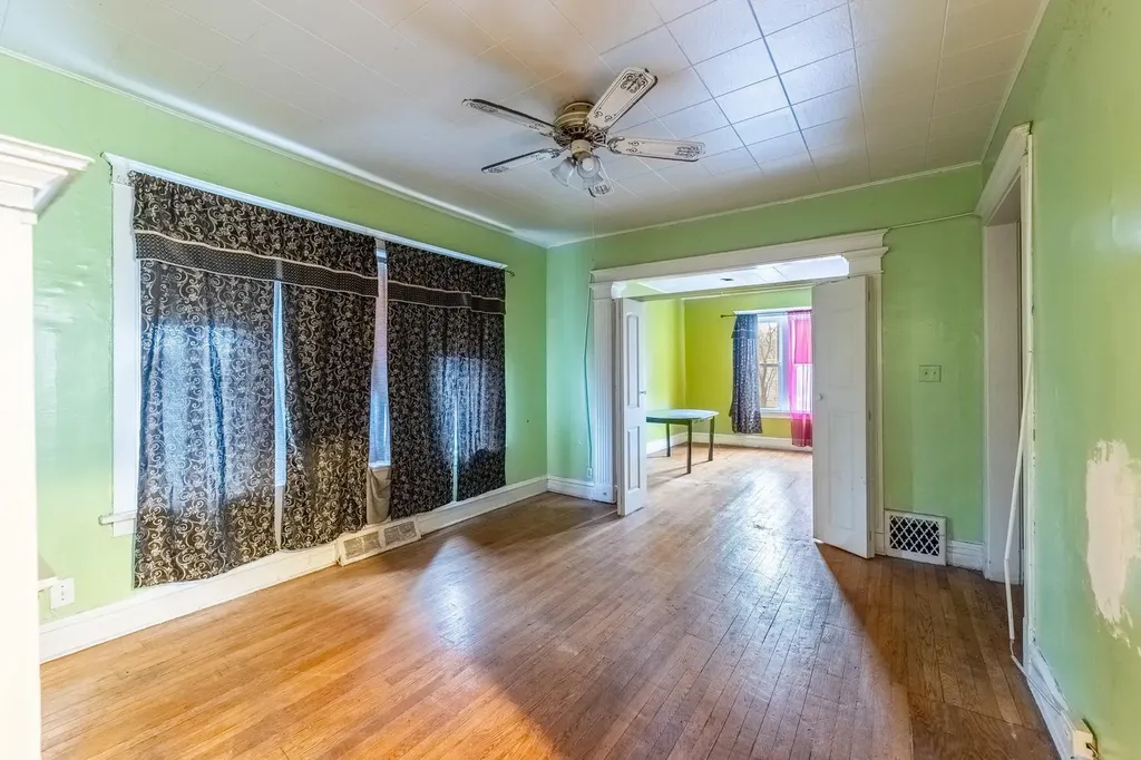 11849 South Wentworth Avenue Chicago IL 60628