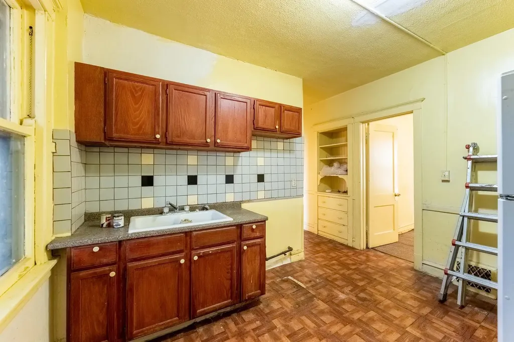 11849 South Wentworth Avenue Chicago IL 60628
