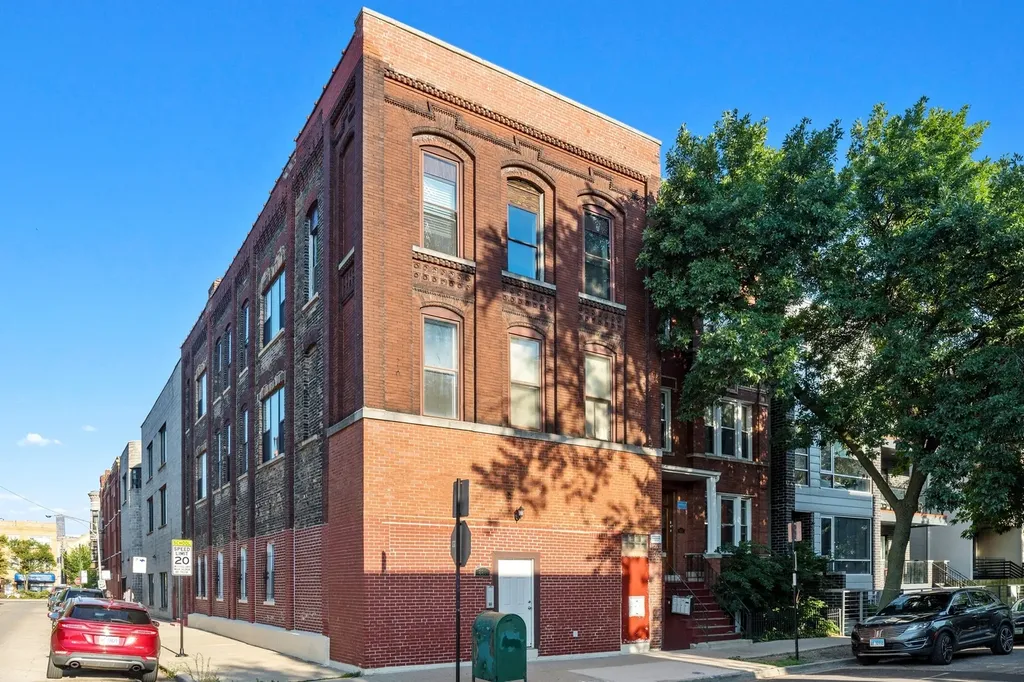 885 North Marshfield Avenue Chicago IL 60622