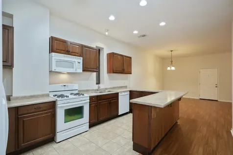 885 North Marshfield Avenue Chicago IL 60622