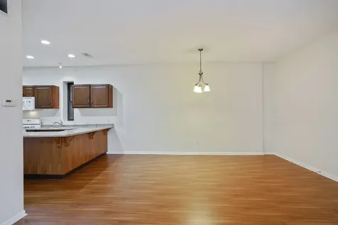 885 North Marshfield Avenue Chicago IL 60622