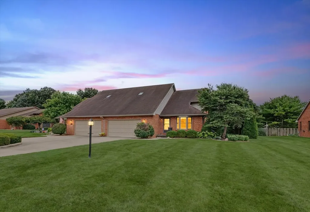1325 Dickens Court Monticello IL 61856