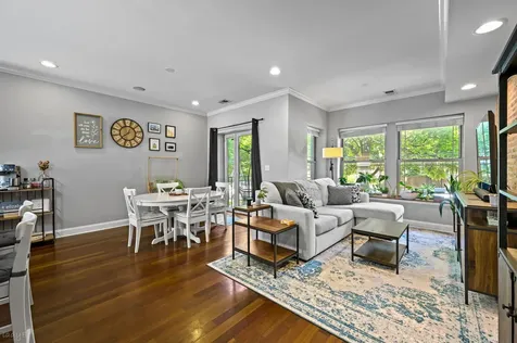 1949 West Leland Avenue Chicago IL 60640
