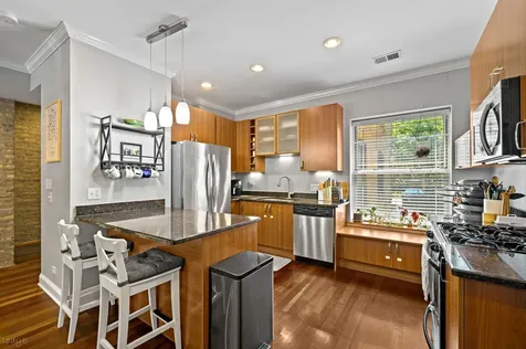1949 West Leland Avenue Chicago IL 60640