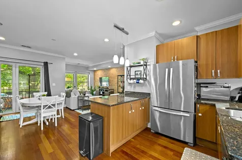1949 West Leland Avenue Chicago IL 60640