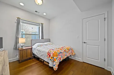 1949 West Leland Avenue Chicago IL 60640
