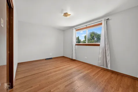 9132 Meade Avenue Oak Lawn IL 60453