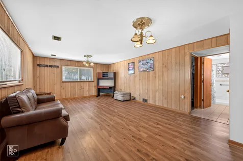 9132 Meade Avenue Oak Lawn IL 60453