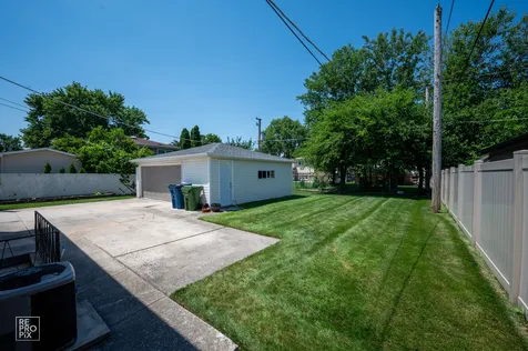 9132 Meade Avenue Oak Lawn IL 60453