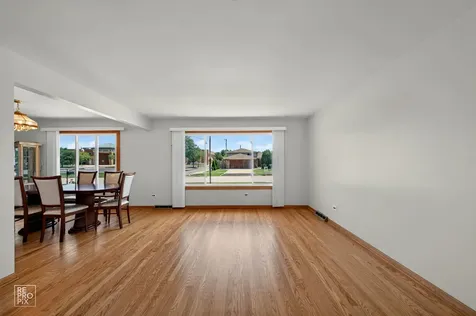 9132 Meade Avenue Oak Lawn IL 60453
