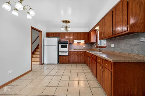 9132 Meade Avenue Oak Lawn IL 60453