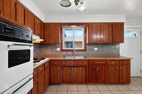 9132 Meade Avenue Oak Lawn IL 60453