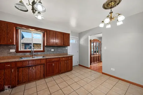 9132 Meade Avenue Oak Lawn IL 60453