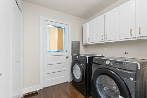 28 Plymouth Court Lincolnshire IL 60069