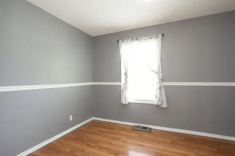 111 Elm Lane Streamwood IL 60107