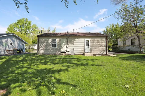 111 Elm Lane Streamwood IL 60107