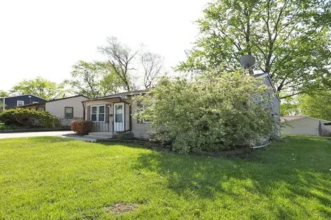 111 Elm Lane Streamwood IL 60107