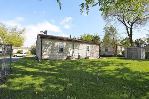 111 Elm Lane Streamwood IL 60107