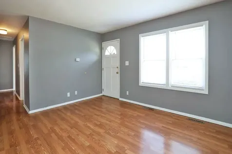 111 Elm Lane Streamwood IL 60107