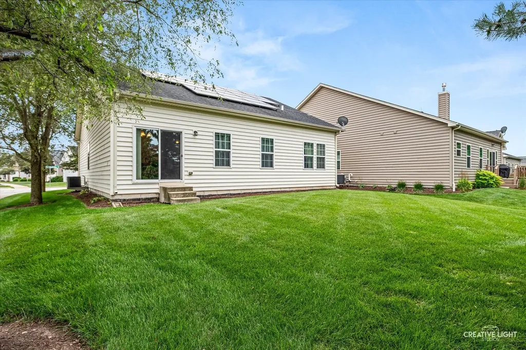 1648 Colchester Lane Aurora IL 60505