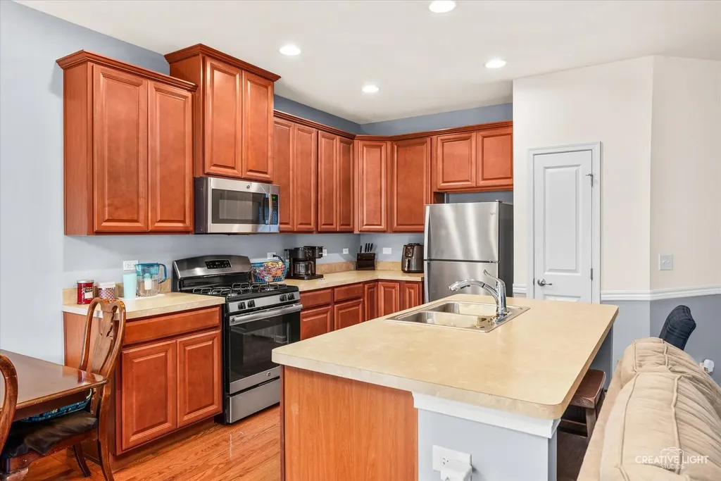 1648 Colchester Lane Aurora IL 60505