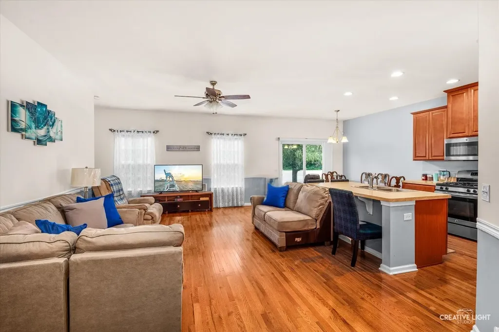 1648 Colchester Lane Aurora IL 60505