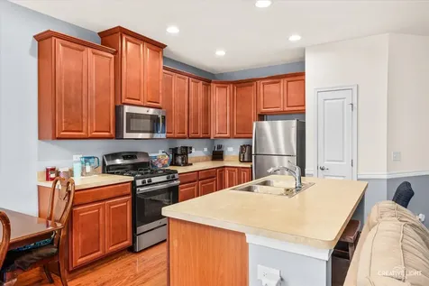 1648 Colchester Lane Aurora IL 60505