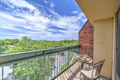 1840 Huntington Boulevard Hoffman Estates IL 60169