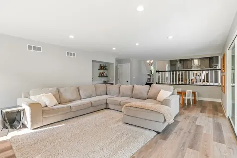 11512 Woodglen Lane Burr Ridge IL 60527