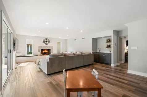 11512 Woodglen Lane Burr Ridge IL 60527