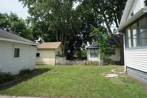 1211 18TH Street Rockford IL 61104