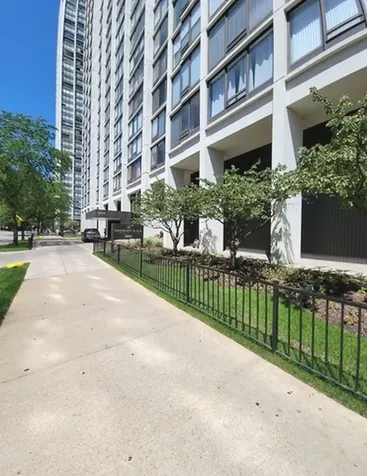 5445 North Sheridan Road Chicago IL 60640