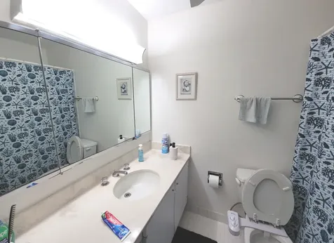 5445 North Sheridan Road Chicago IL 60640