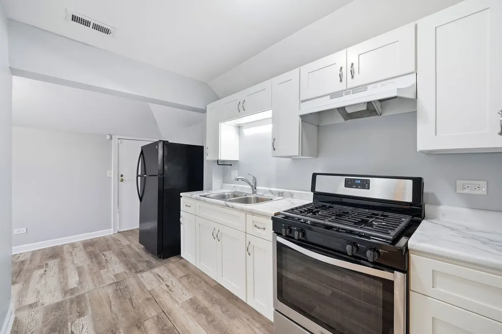 8632 South Sangamon Street Chicago IL 60620