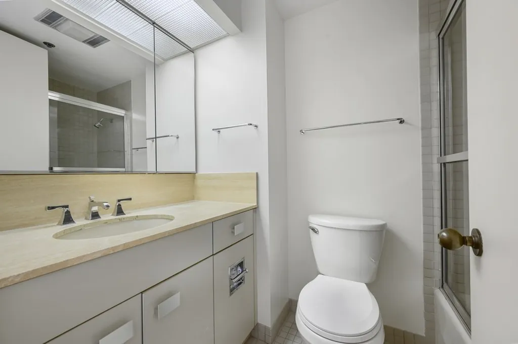 950 North Michigan Avenue Chicago IL 60611