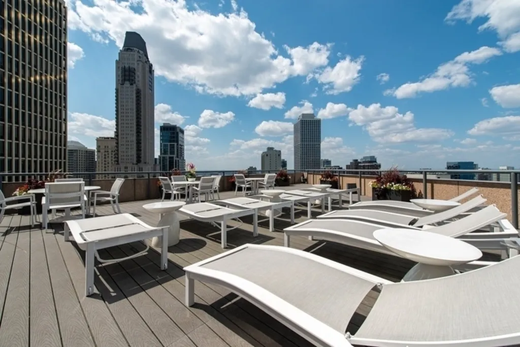 950 North Michigan Avenue Chicago IL 60611