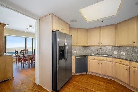 950 North Michigan Avenue Chicago IL 60611